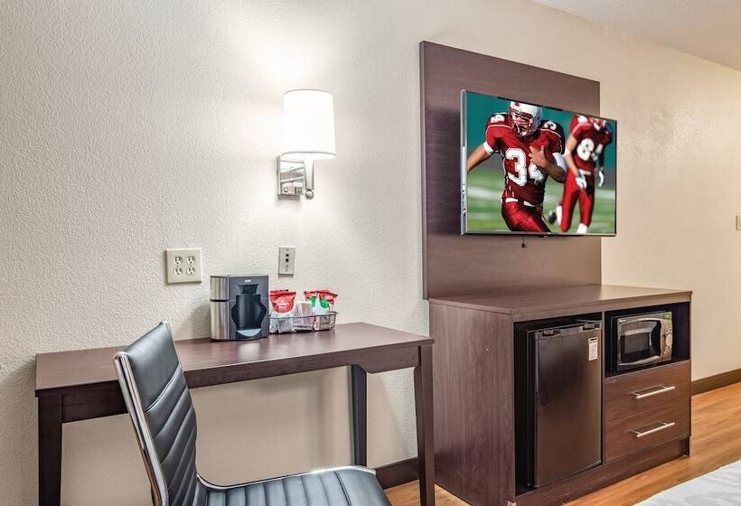 Номер Superior, Red Roof Plus+ & Suites Atlanta Airport South