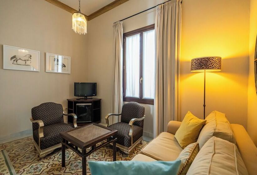 סוויטת ג'וניור, Yit Casa Grande