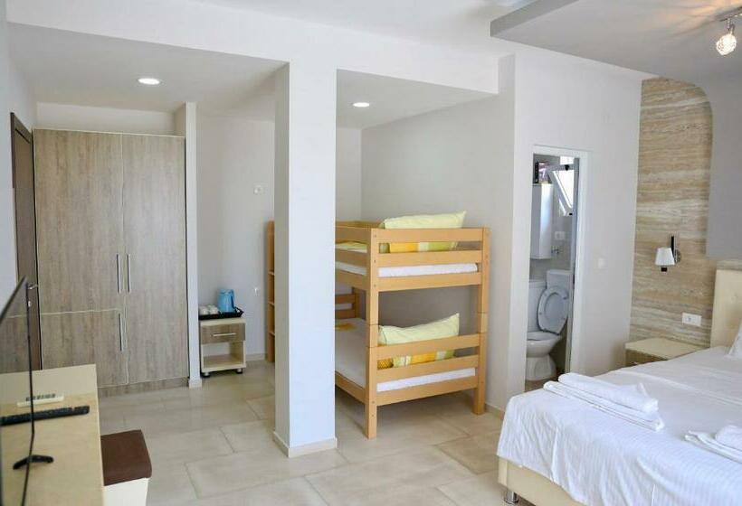 اتاق استاندارد با بالکن و چشم‌انداز دریا, Victoria Apartments