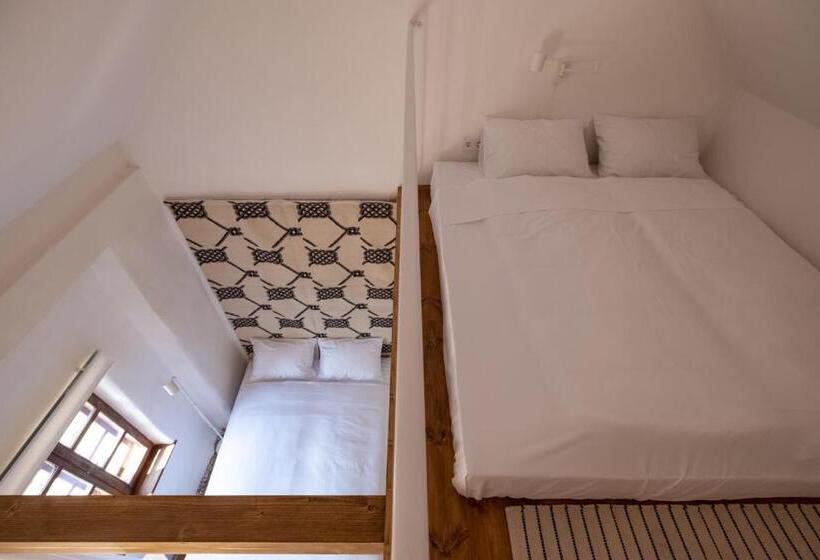 Четырехместный Номер Стандарт, Almalomb Apartman