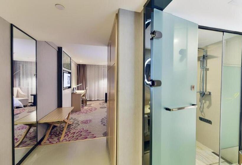 Номер Deluxe Кровать Кинг, Lavande Hotel Xining Haihu New District Wanda Plaza