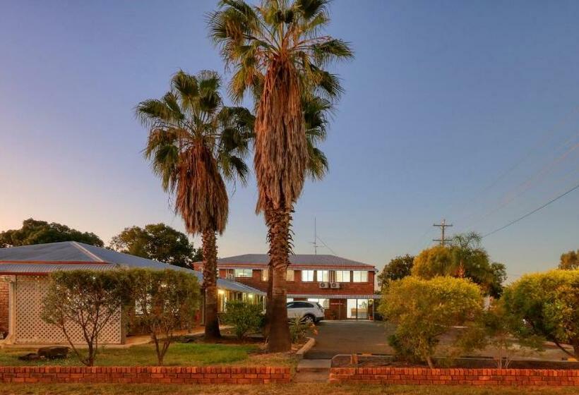 이코노미 룸, Bryants Motel Roma