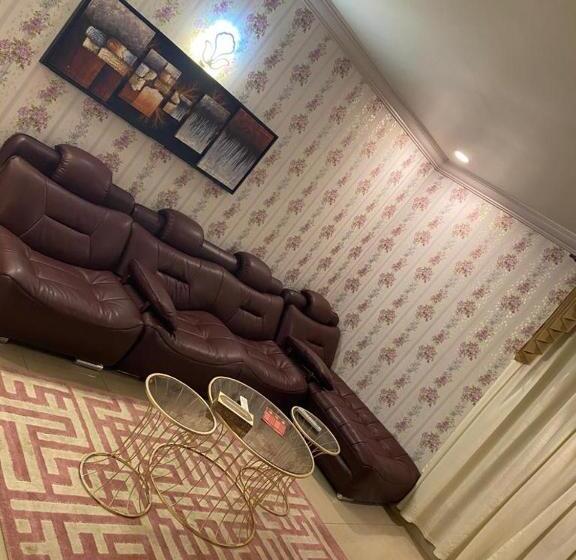 Апартаменты 3 Спальни, Durrat Al Motamizon Furnished Apartment 3
