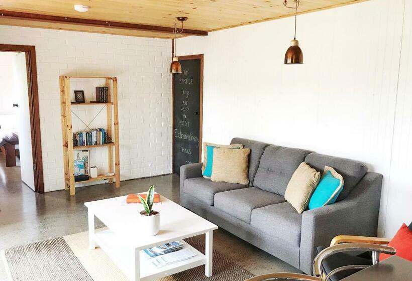 Quarto Familiar Deluxe, Base Guest House