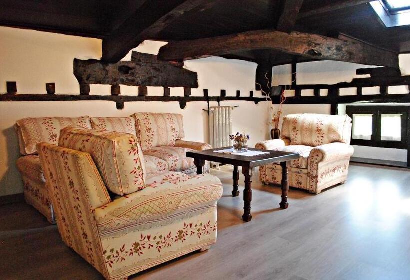 Люкс, Hosteria De Quijas