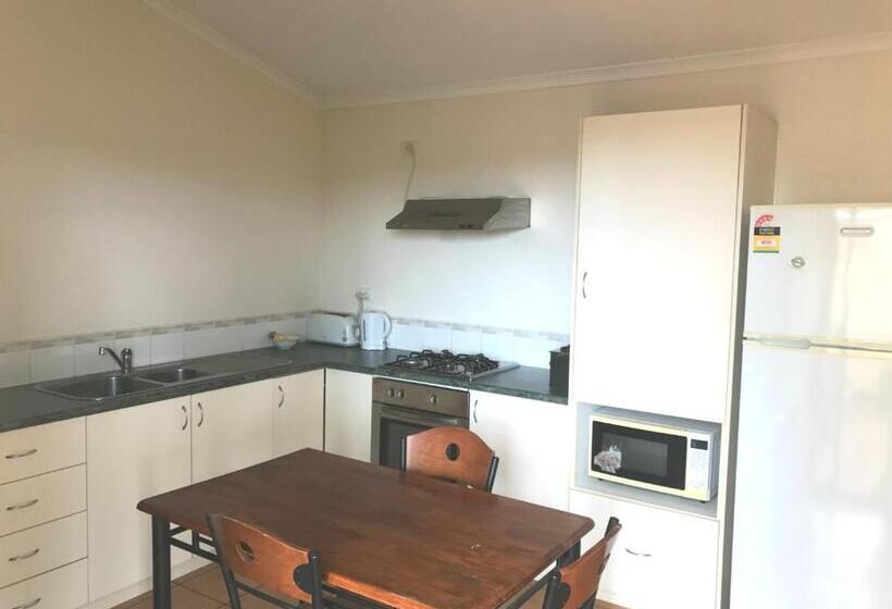 Апартаменты 2 Спальни, Aaok Karratha Caravan Park