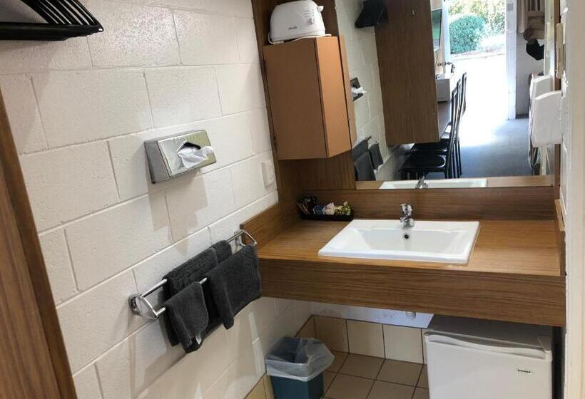 Номер Стандарт, Byer Fountain Motor Inn