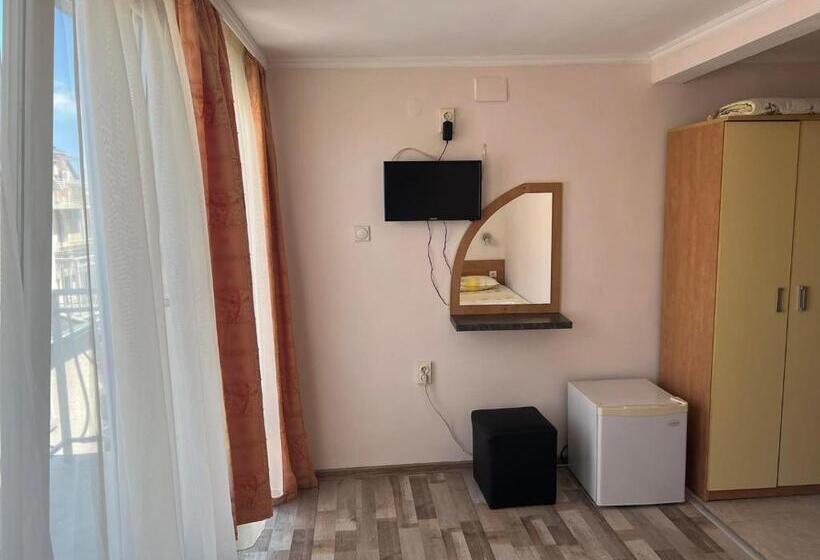 חדר סטנדרט יחיד עם מרפסת, Guest House Diamandievi