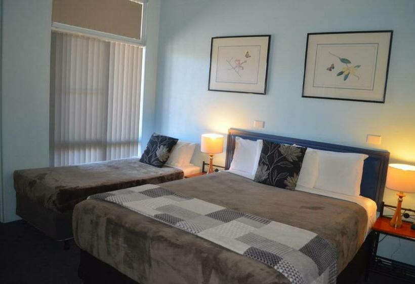 Номер Стандарт, Tall Timbers Motel