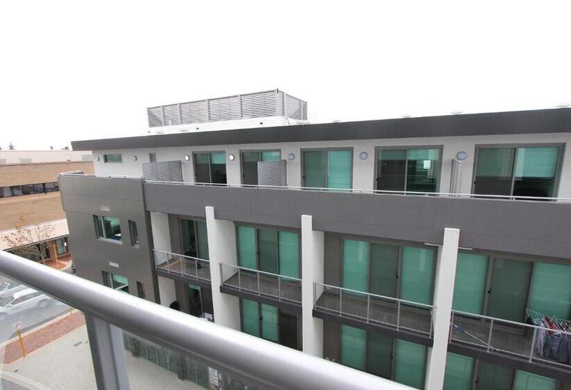 استودیوی استاندارد, 188 Apartments