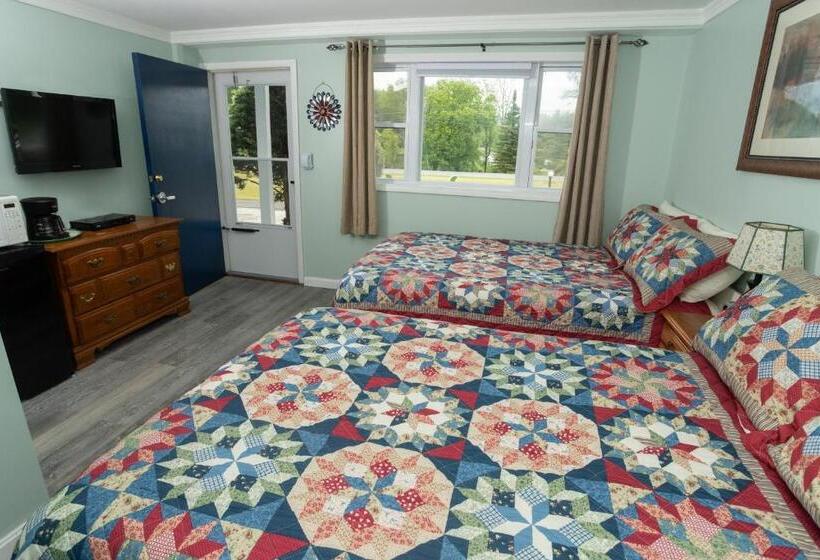 Номер Стандарт, Governor S Rock Motel