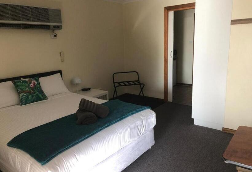 스위트, Lake Albert Motel