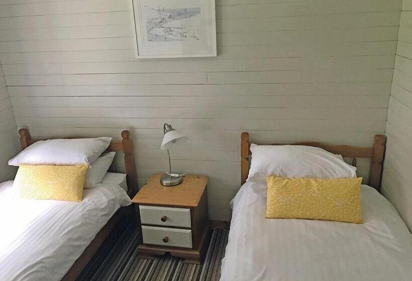 Дом 3 Спальни, Ivyleaf Combe Lodges