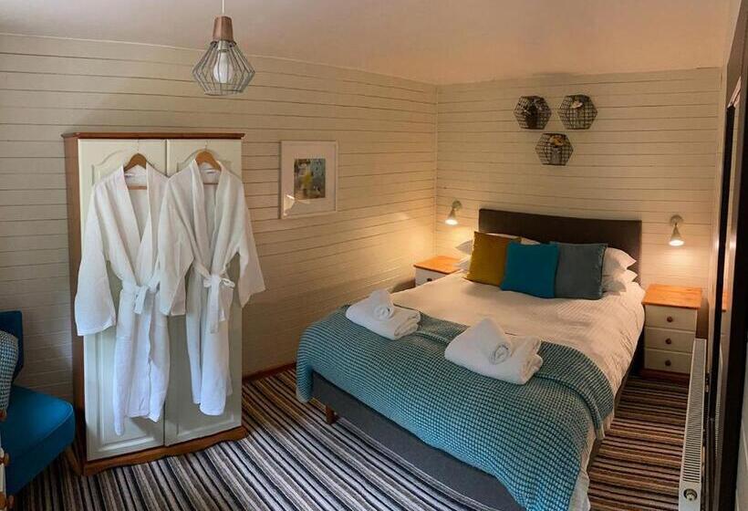 Дом 2 Спальни, Ivyleaf Combe Lodges