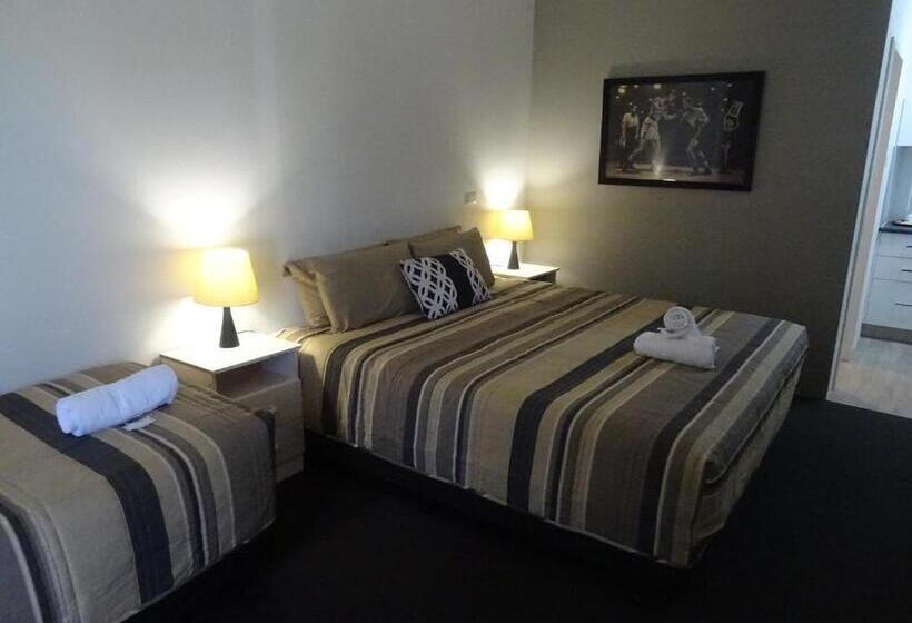 스위트 킹사이즈 침대, Memphis Motor Inn