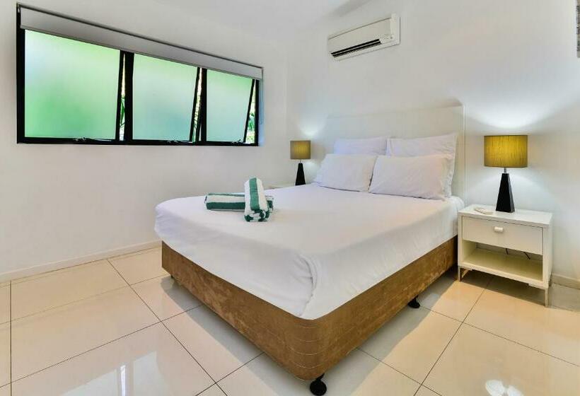 Апартаменты 3 Спальни Вид на Море, Pinnacle Apartments