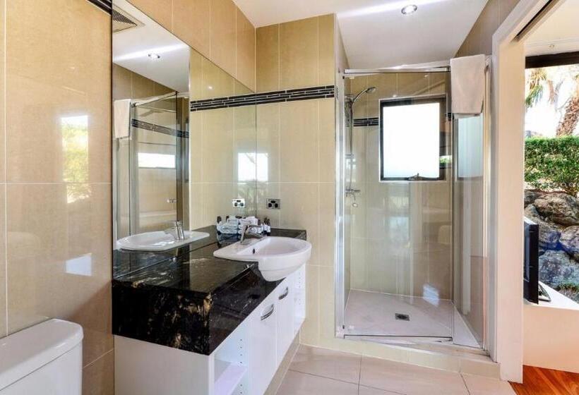 דירת 2 חדרים נוף לים, Pinnacle Apartments