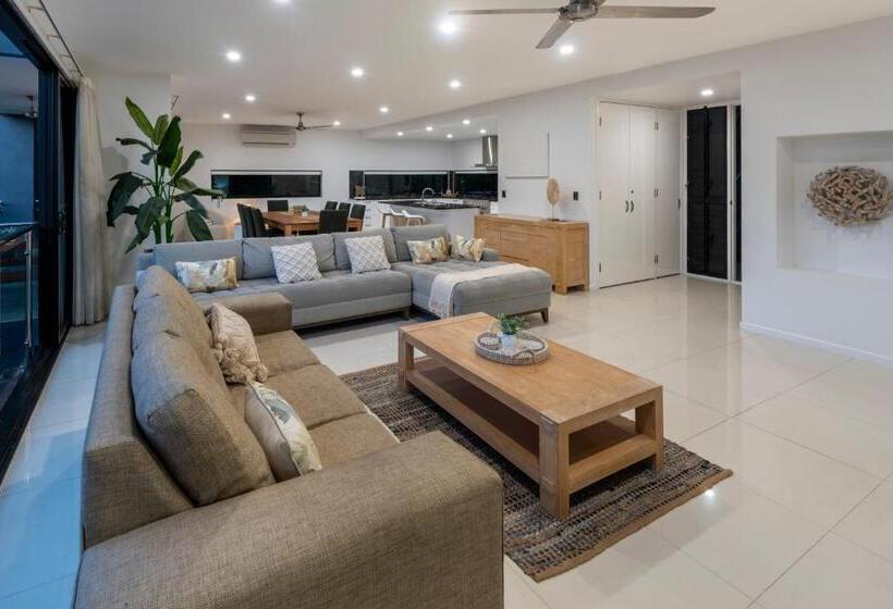 Апартаменты 3 Спальни, Pinnacle Apartments