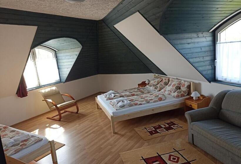 Трехместный Номер Комфорт, Muschel Panzió
