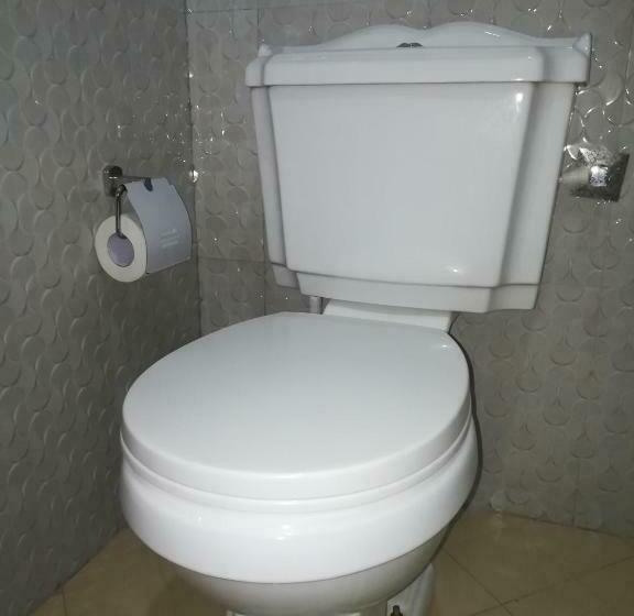 Quarto Estandar, Dinaro Guest