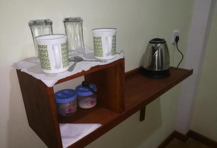 Quarto Estandar, Dinaro Guest