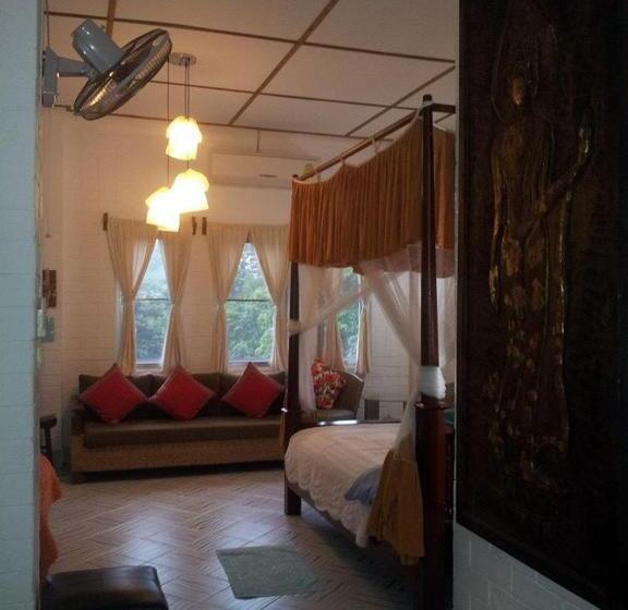 Номер Стандарт Трехместный, Banthorphan Resort