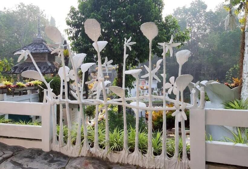 Номер Стандарт Трехместный, Banthorphan Resort