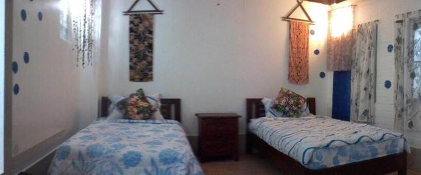 اتاق استاندارد سه تخته با بالکن, Banthorphan Resort
