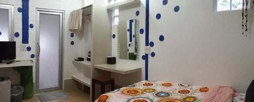 Трехместный Номер Стандарт с Балконом, Banthorphan Resort