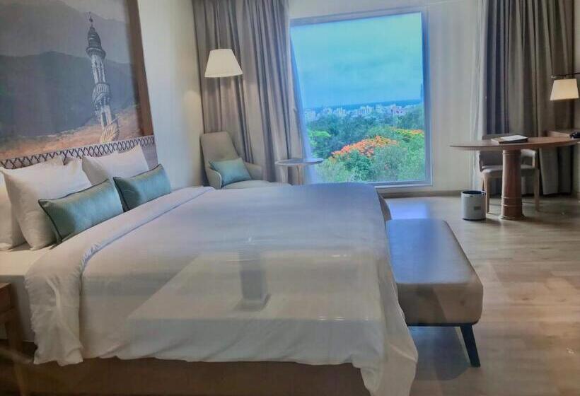 Номер Deluxe, Bellevue Sarovar Premiere Junagadh