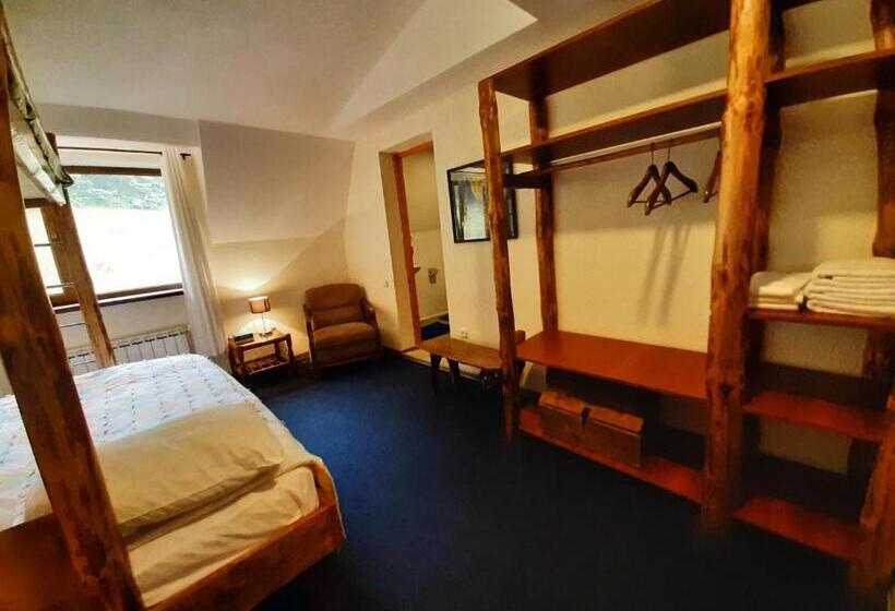 Семейный Номер Вид на Сад, Lermont Guest House