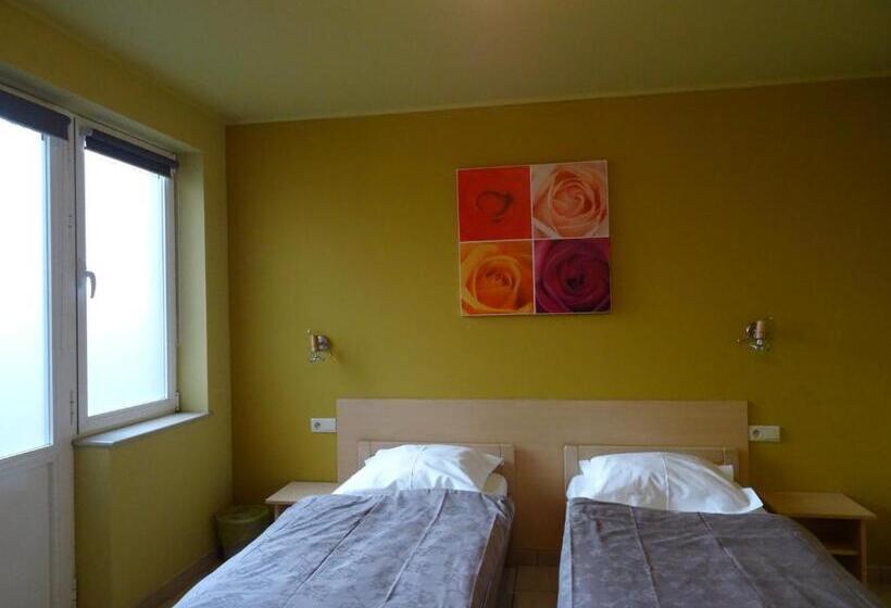 Habitació Triple Estàndard, Hostellerie Daiseldaele