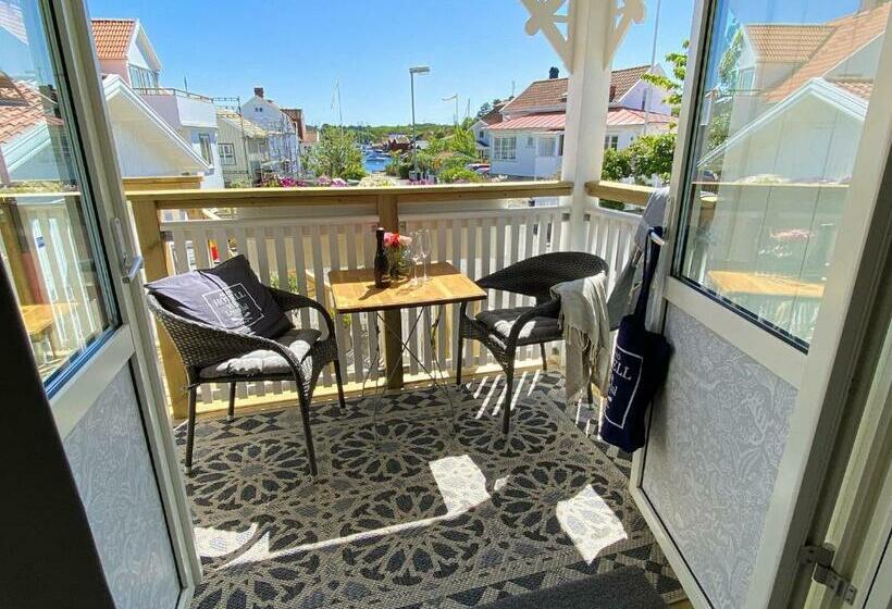 Номер Стандарт Вид на Море с Балконом, Skaftö Hotell Villa Lönndal, Grundsund