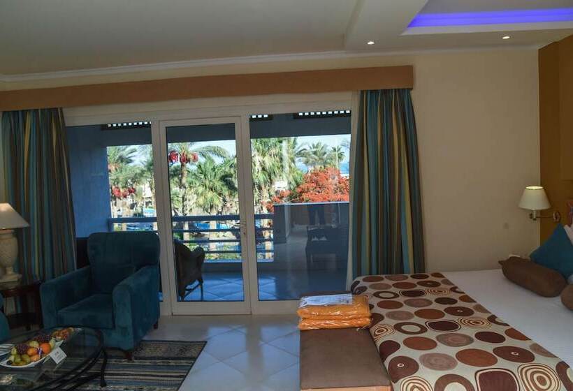 اتاق سوپریور با چشم‌انداز دریا, Pickalbatros Golf Beach Resort