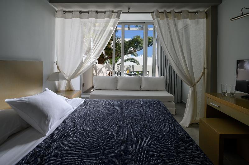 주니어 스위트, Afroditi Venus Beach Resort