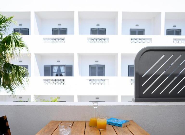 이그제큐티브 룸, Afroditi Venus Beach Resort
