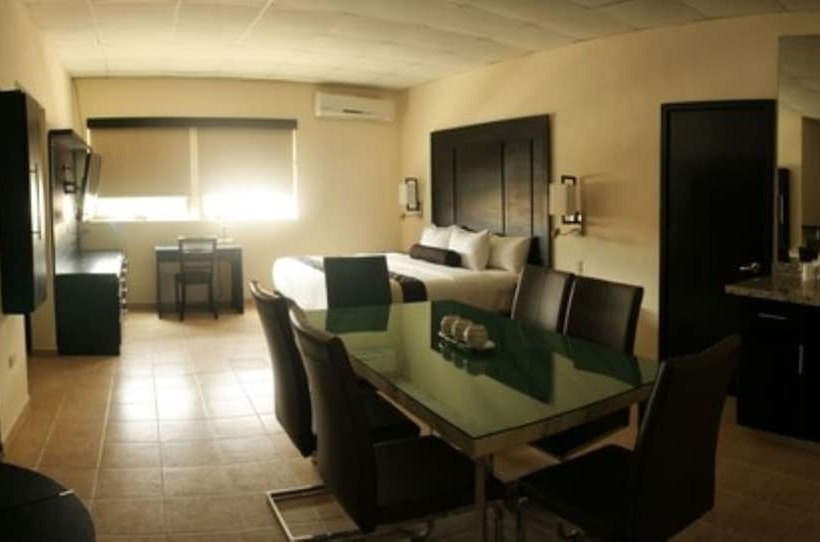 スイート, El Camino Inn & Suites