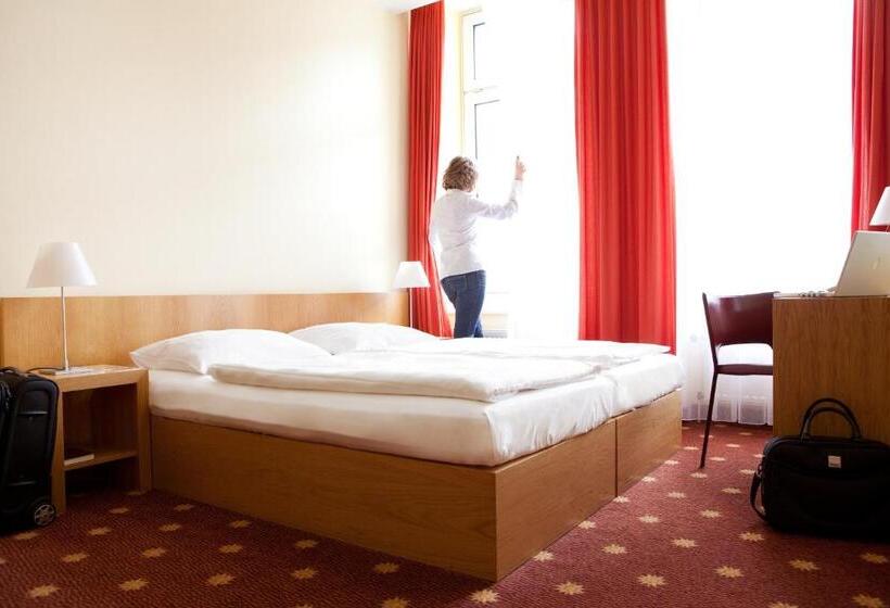 Номер Комфорт Индивидуальный, Vienna House Easy By Wyndham Rostock