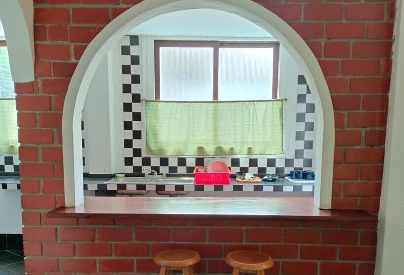 패밀리 방갈로, Casa Del Gringo