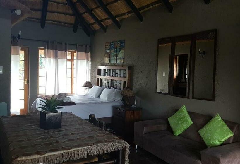 标准间带游泳池, Warembo Lodge