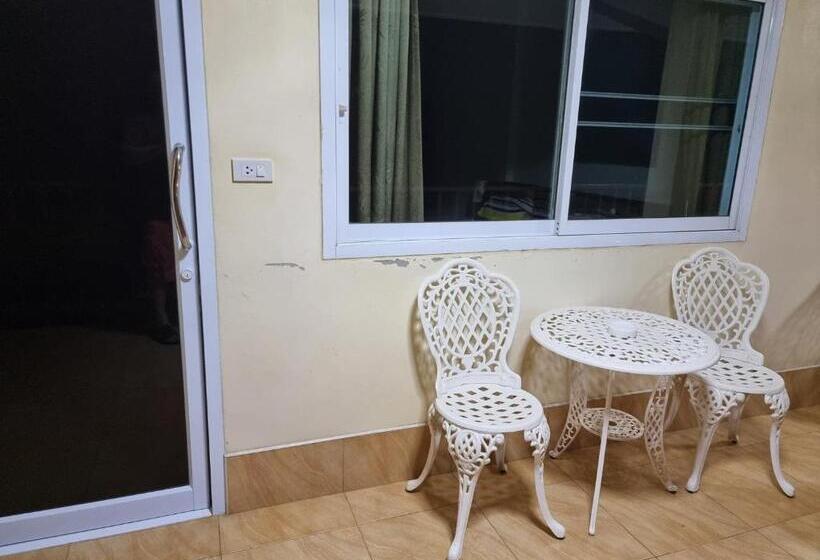 Quarto Estandar com Sacada, Baan Sabaijai Resort & Omsorgssenter