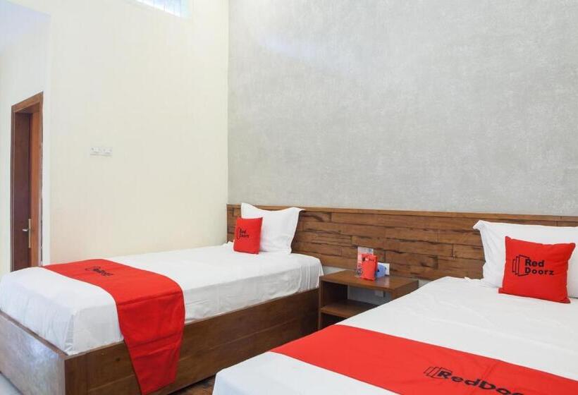Номер Стандарт, Reddoorz Near Baluran National Park