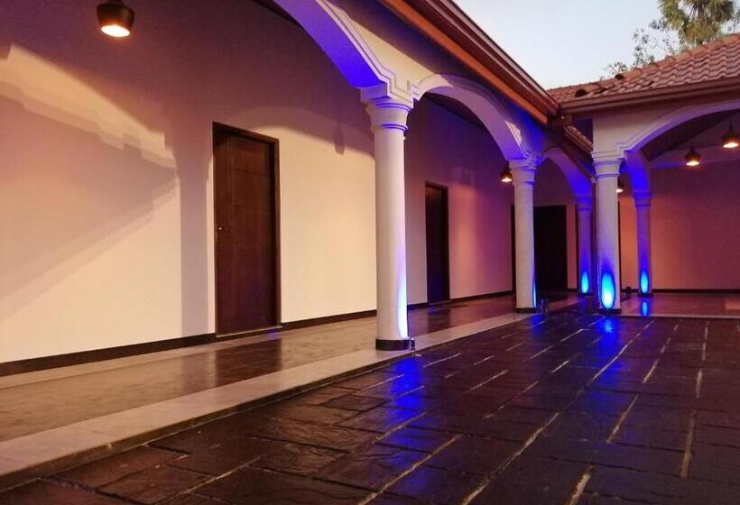 Номер Стандарт Трехместный, Taj Residence