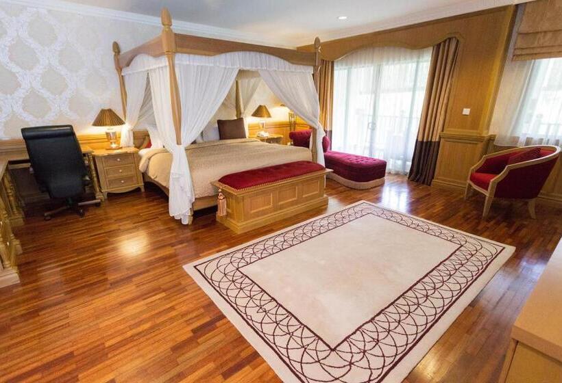 Люкс Вид на Бассейн, Cyberview Resort & Spa