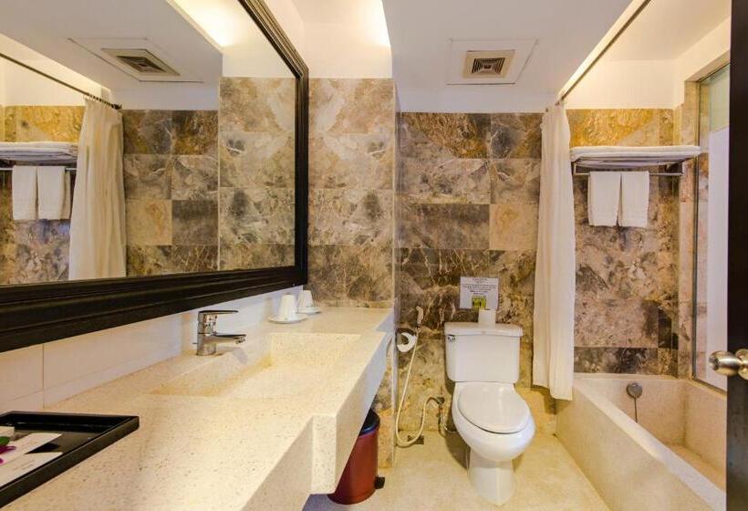 豪华园景房, River Beach Resort & Residences