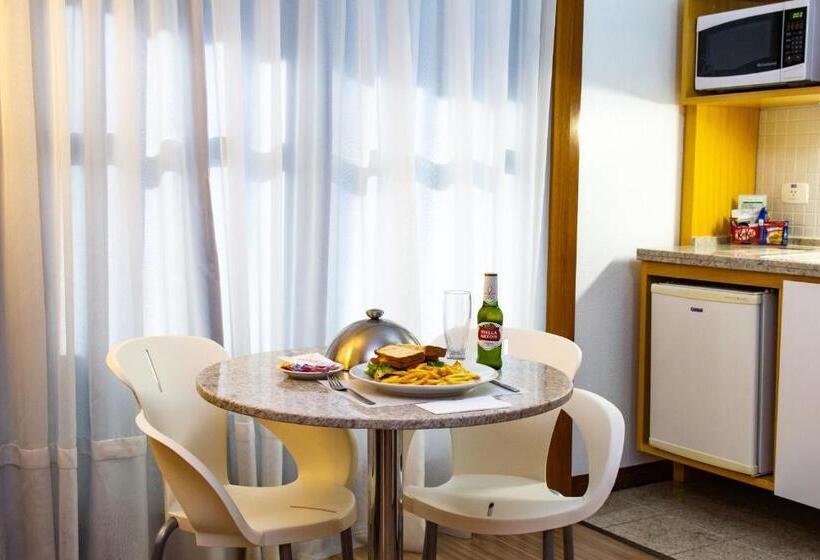 마스터 스위트, Bristol Brasil 500 Curitiba Batel