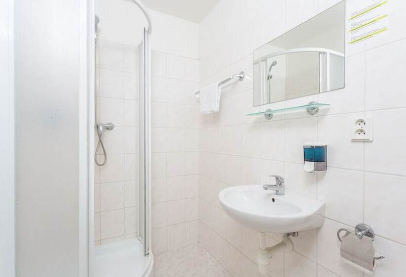 اتاق استاندارد سه نفره, Cityinn
