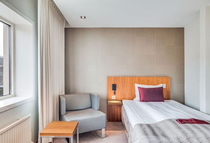家庭间, Quality Hotel Residence