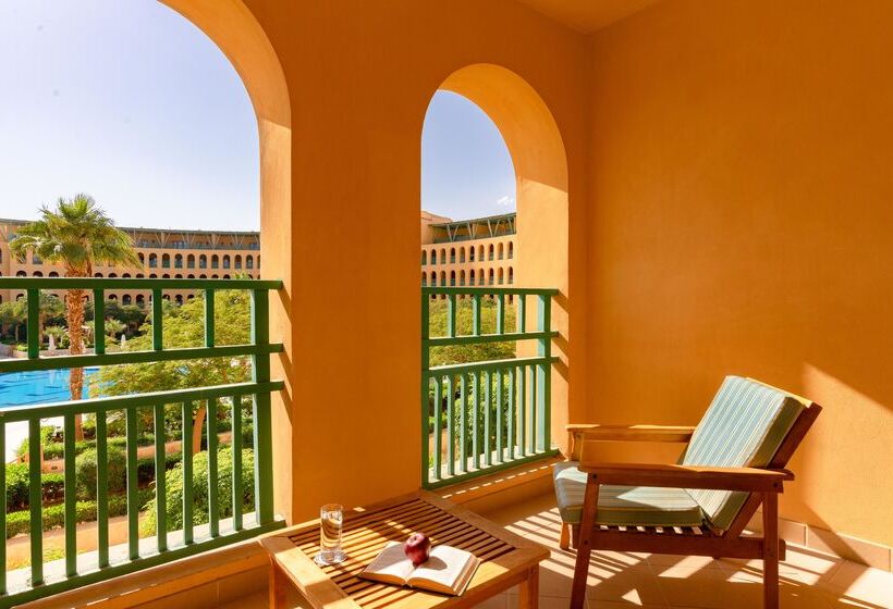 اتاق استاندارد با تخت بزرگ, Strand Beach Resort