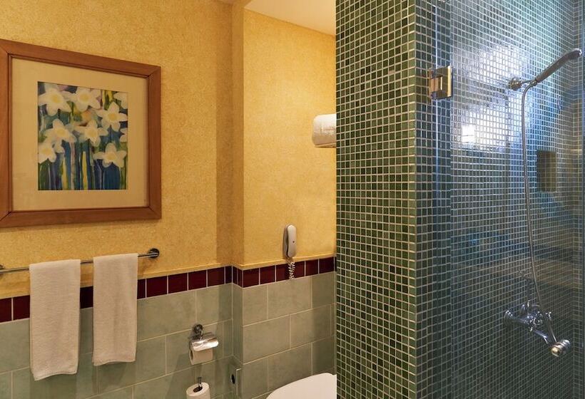 سوییت جونیور, Strand Beach Resort